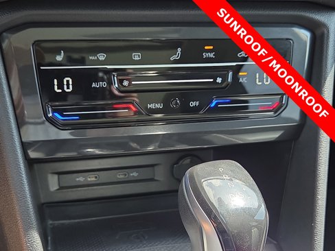 Used 2022 Volkswagen Tiguan SE image 19