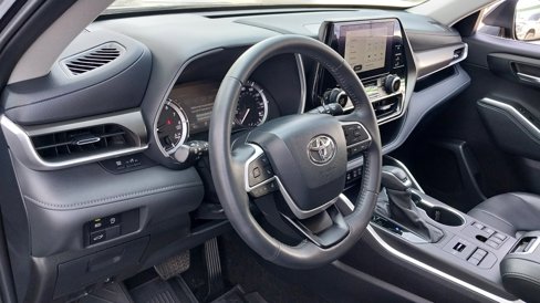 Used 2024 Toyota Highlander XLE image 19