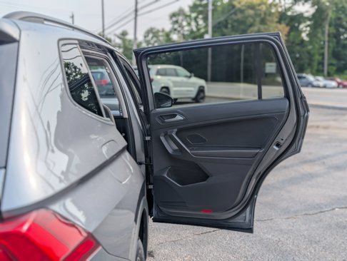 Used 2022 Volkswagen Tiguan S image 33