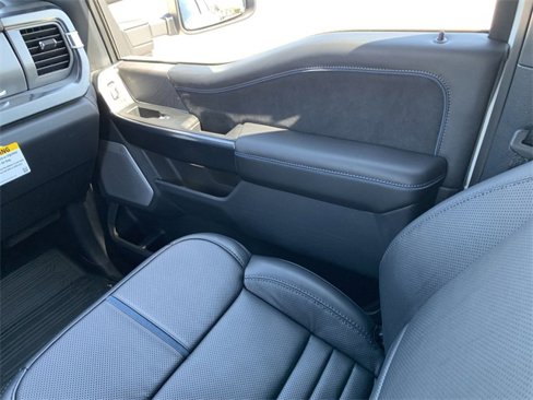 Used 2025 Ford F450 Platinum image 19