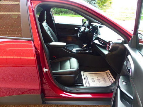 Used 2025 Chevrolet Trax RS w/ Sunroof Package image 44