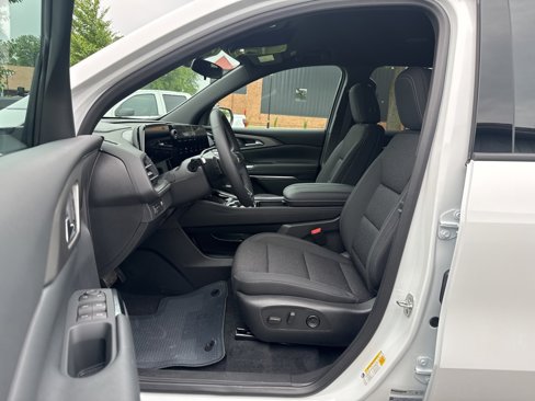 New 2025 Chevrolet Traverse LT image 13