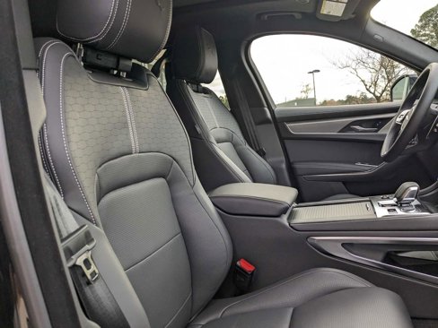 Used 2024 Jaguar F-PACE R-Dynamic S image 36