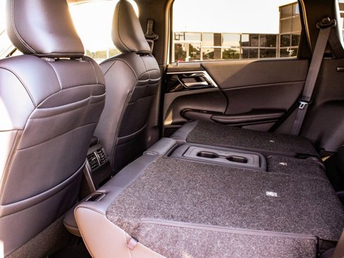 New 2025 Mitsubishi Outlander AWD image 35