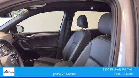 Used 2022 Volkswagen Tiguan SE R-Line image 14