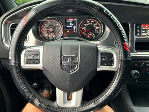 Used 2014 Dodge Charger SE image 39