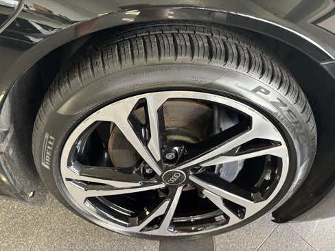 Used 2023 Audi e-tron GT Premium Plus image 21