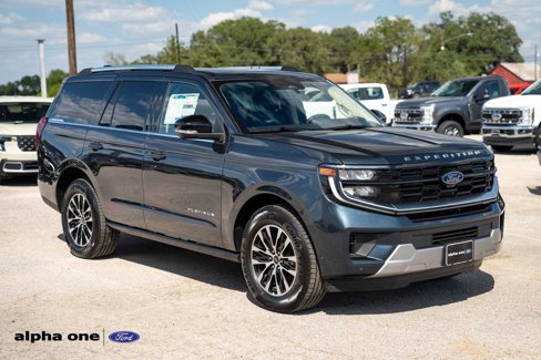 New 2025 Ford Expedition Platinum image 3