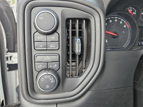 Used 2022 Chevrolet Silverado 1500 Custom image 15