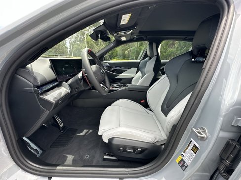 New 2026 BMW M5 w/ Executive Package image 15