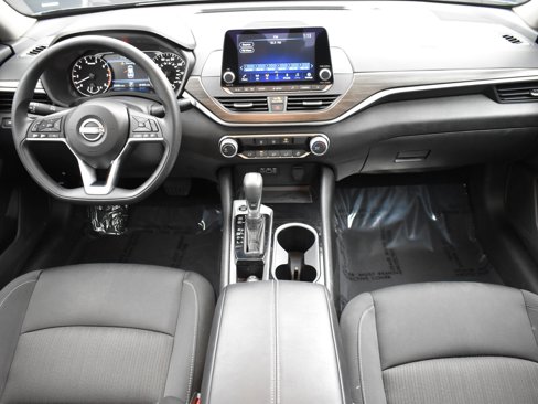 Used 2024 Nissan Altima 2.5 SV image 14