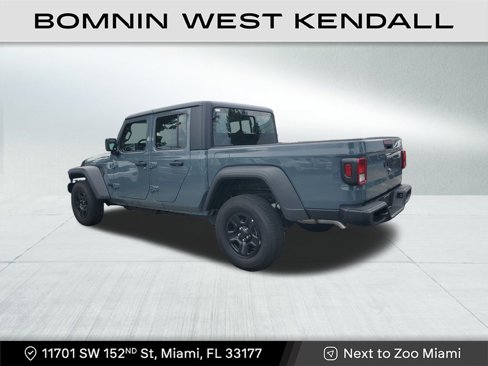 Used 2025 Jeep Gladiator Sport image 3