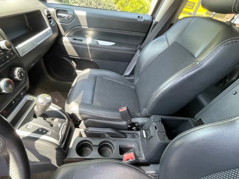 Used 2017 Jeep Compass Latitude image 25