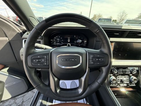 Certified 2023 GMC Yukon Denali Ultimate image 11