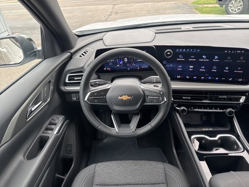 New 2025 Chevrolet Traverse LT image 27