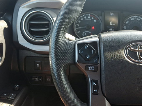 Used 2022 Toyota Tacoma TRD Off-Road image 20