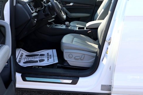 Used 2018 Audi Q5 Prestige w/ Prestige Package image 14