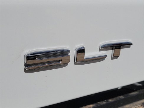 New 2025 GMC Sierra 1500 SLT image 12