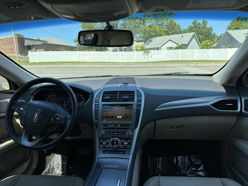 Used 2017 Lincoln MKZ Premiere image 12