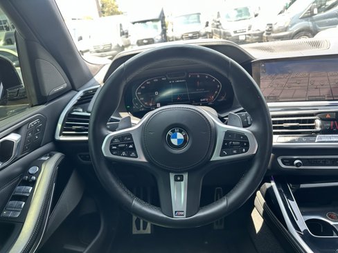 Used 2022 BMW X7 M50i image 18