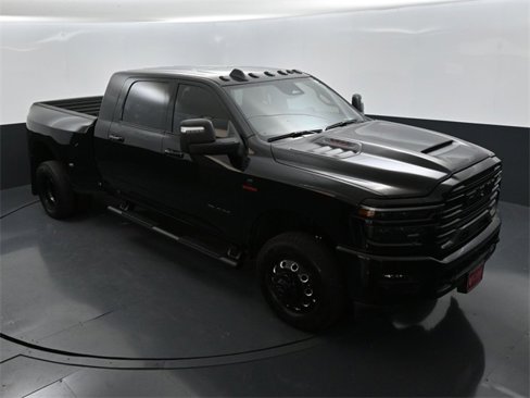 New 2025 RAM 3500 Laramie image 14