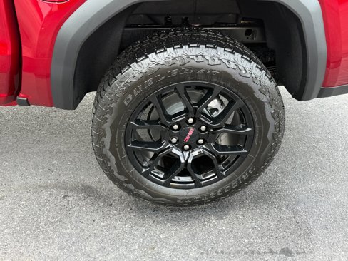 New 2025 GMC Canyon Elevation w/ Technology Package image 10