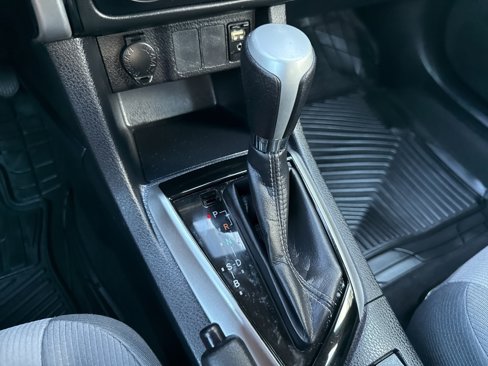 Used 2017 Toyota Corolla L image 17