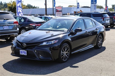 Used 2023 Toyota Camry SE image 4