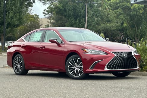 New 2025 Lexus ES 300h w/ Premium Package image 2