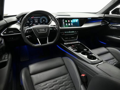 Used 2022 Audi e-tron GT Prestige image 10