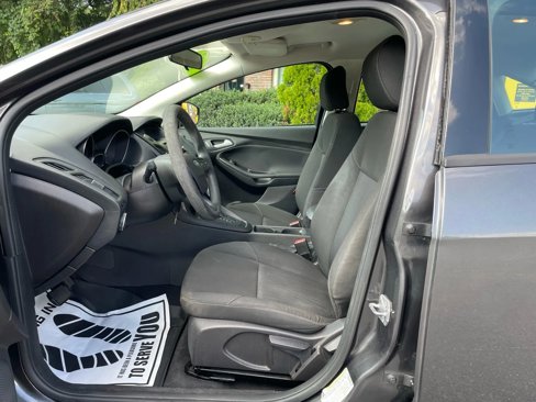 Used 2015 Ford Focus SE image 16