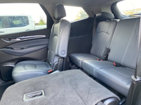 Used 2021 Buick Enclave Essence image 11