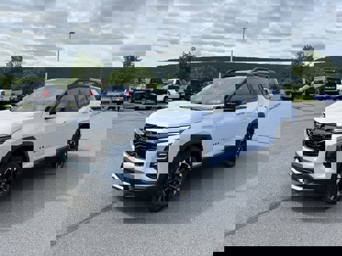 New 2026 Chevrolet Equinox RS image 3