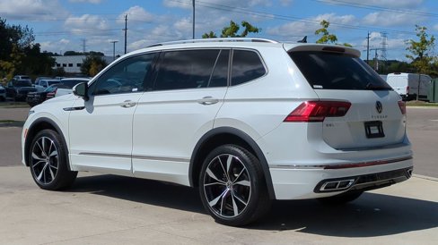 Used 2024 Volkswagen Tiguan SEL R-Line image 3