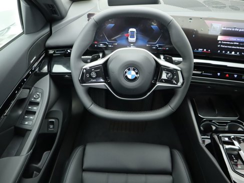 Used 2025 BMW 530i w/ Premium Package image 10