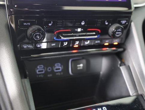 New 2025 Jeep Grand Cherokee L Limited image 18