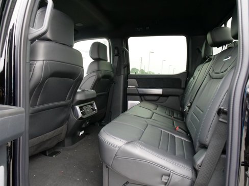 New 2025 Ford F350 Platinum w/ FX4 Off-Road Package image 13