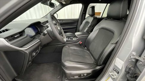 Certified 2024 Jeep Grand Cherokee Altitude image 5
