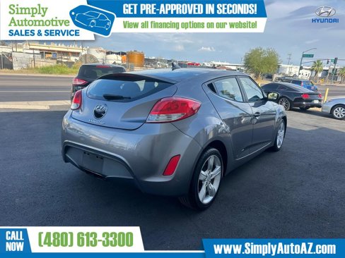 Used 2015 Hyundai Veloster image 9