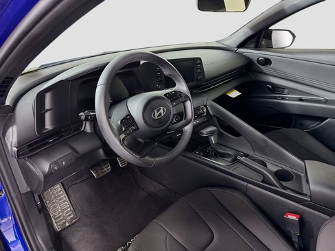 Used 2025 Hyundai Elantra Sport w/ Cargo Package image 9