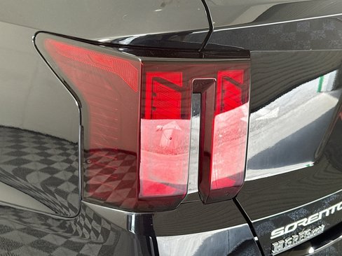 Used 2024 Kia Sorento S image 37