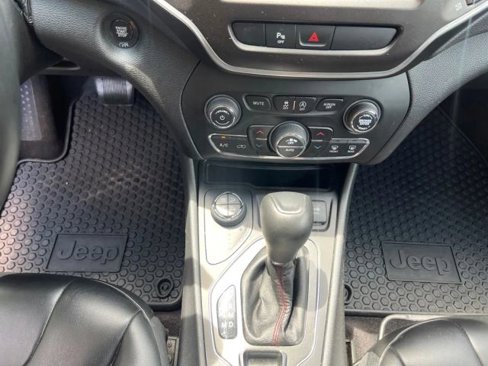 Used 2019 Jeep Cherokee Trailhawk w/ Comfort/Convenience Group image 16