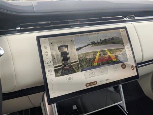 New 2025 Land Rover Range Rover SE image 13