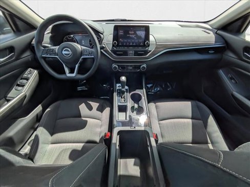 Used 2024 Nissan Altima 2.5 SV image 25