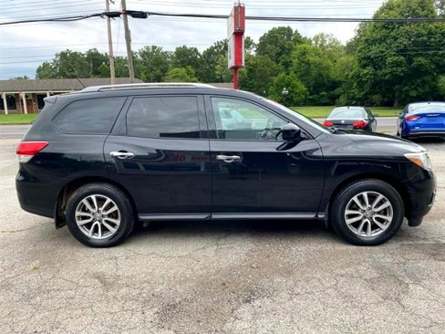 Used 2016 Nissan Pathfinder SV image 4