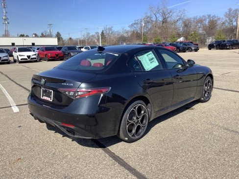 New 2025 Alfa Romeo Giulia Sprint w/ Veloce Package AWD image 5