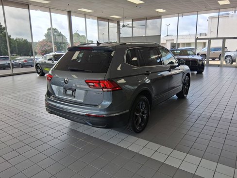 Used 2022 Volkswagen Tiguan SE image 5