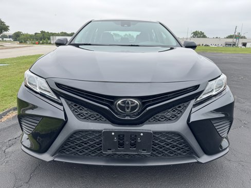 Used 2018 Toyota Camry SE image 6