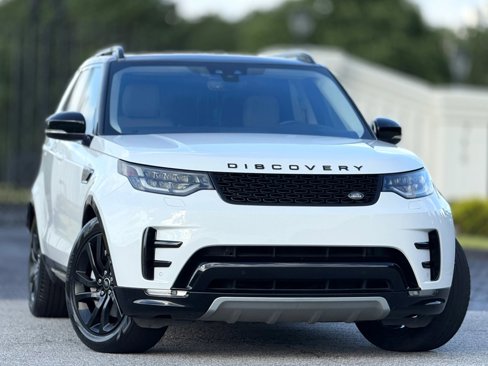 Used 2020 Land Rover Discovery Landmark image 5