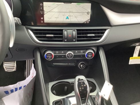 New 2025 Alfa Romeo Giulia AWD w/ Driving Assist Package image 16